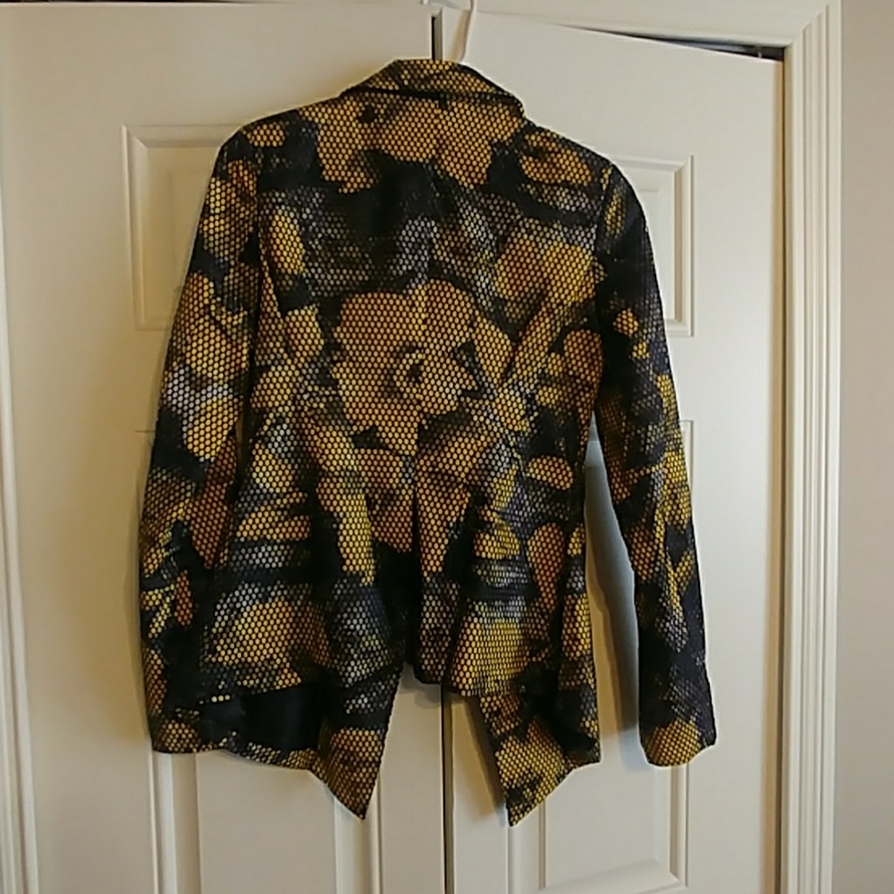 Blazer - Picture 2 of 2